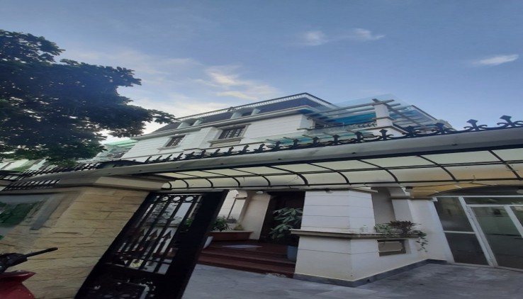 TÔI CẦN CHO THUÊ CẢ TÒA BIỆT THỰ TÂY NAM BÁN ĐẢO LINH ĐÀM, 4 TẦNG, 180M2, 7 PHÒNG, 7 WC, GIÁ 35TR